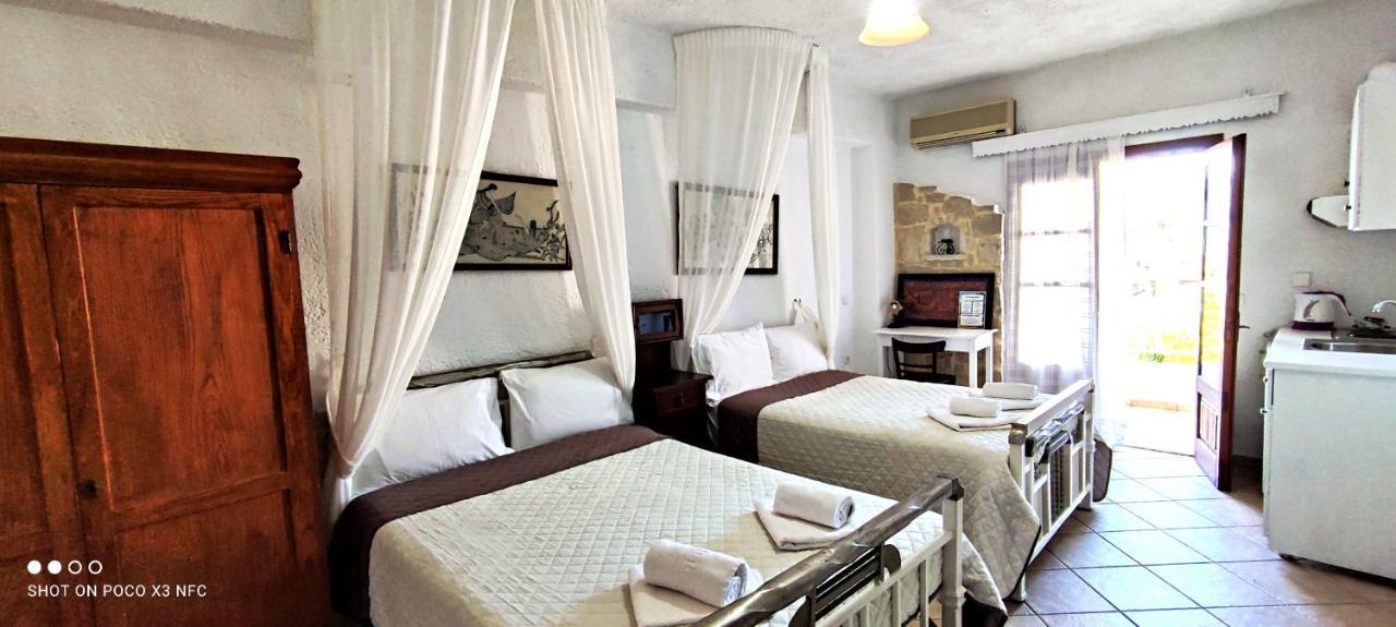 Hotel Keramos Zarós Esterno foto