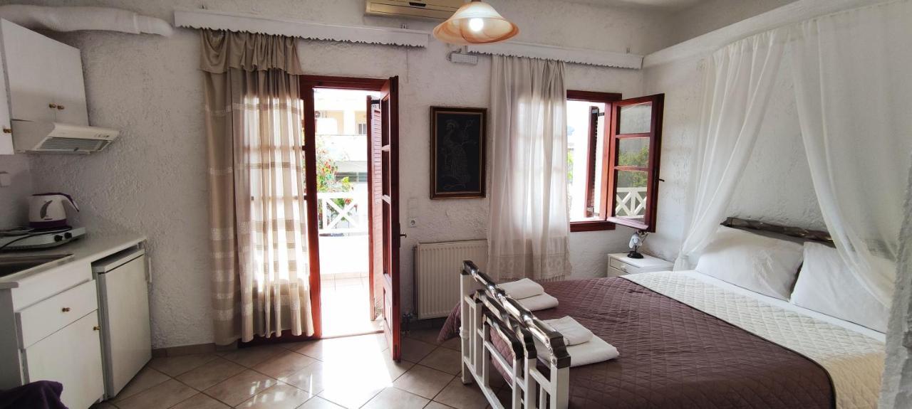Hotel Keramos Zarós Esterno foto